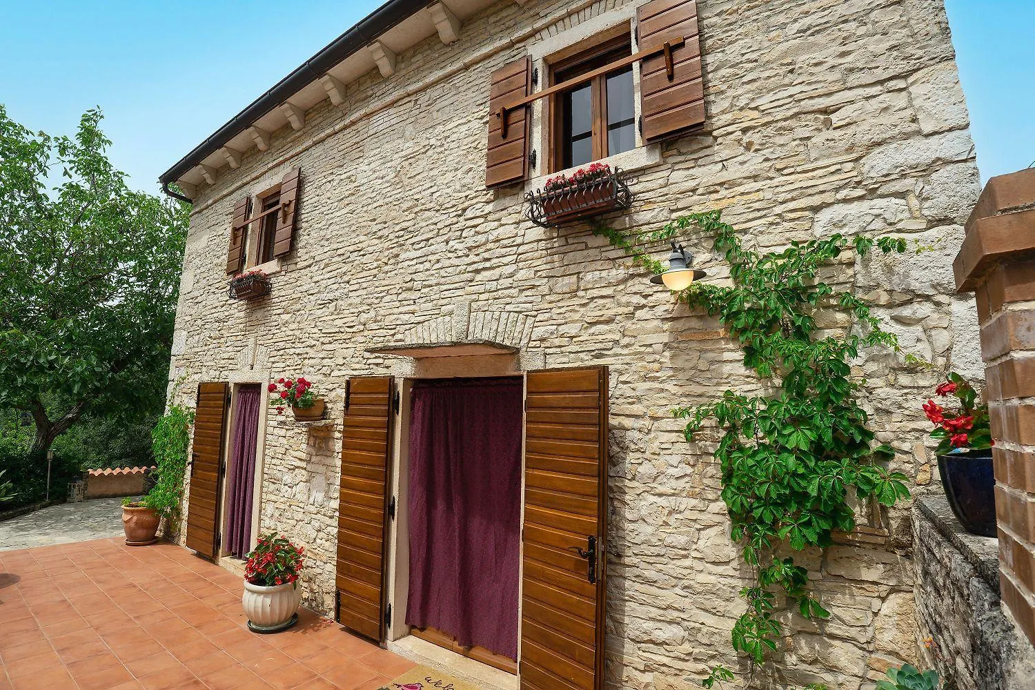 Traditionelle Steinfinca Mit Spielbereich, Babybett, Waschmaschine, Liegen Barban Holiday home